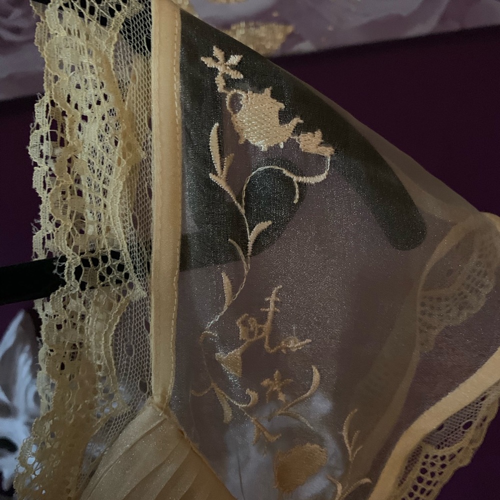 SOLD *** Torrid Disney Beauty and the Beast - Picture 8 of 8
